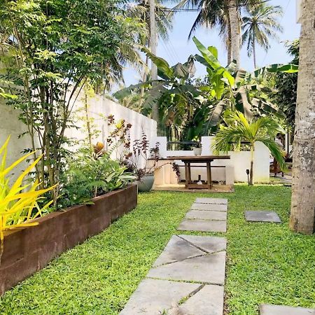 Ayona Beach Villa Katuneriya Exteriér fotografie